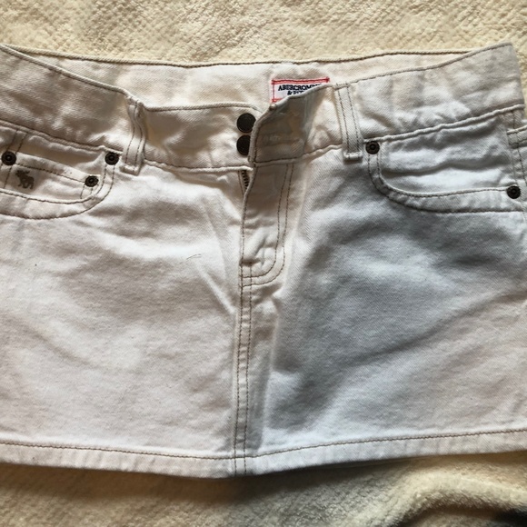 Abercrombie & Fitch Dresses & Skirts - Abercrombie & Fitch white jean skirt